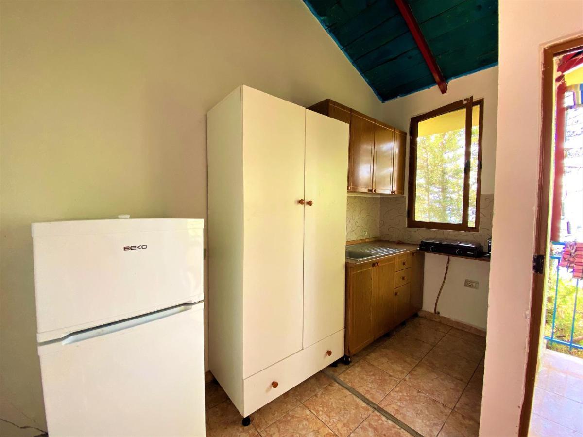 Ramo'S Cozy Beachside Haven With Panoramic Views - 1St Avlonya Dış mekan fotoğraf