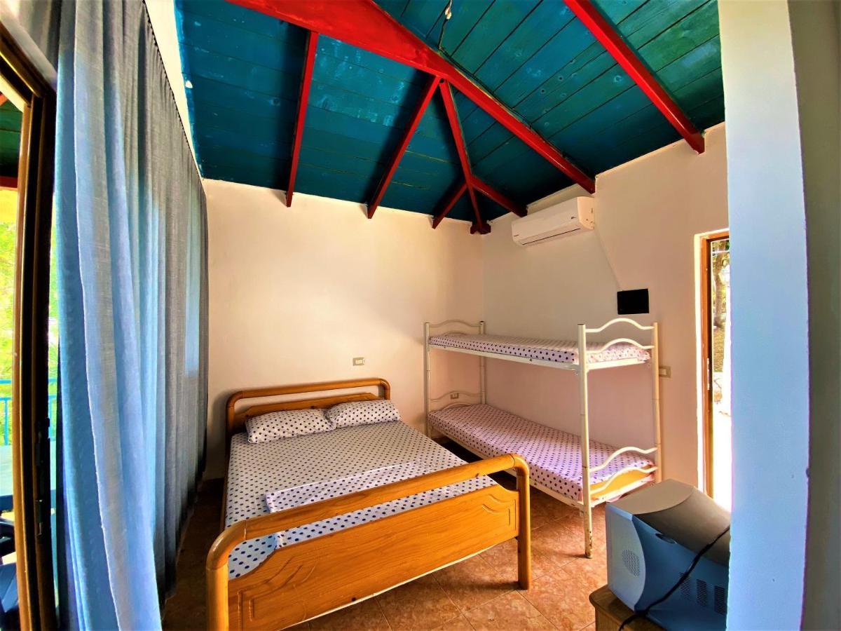 Ramo'S Cozy Beachside Haven With Panoramic Views - 1St Avlonya Dış mekan fotoğraf